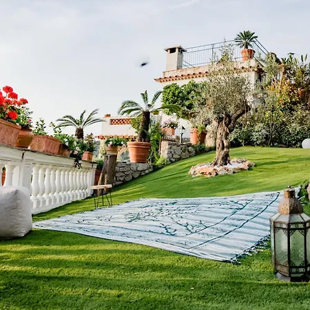 La Maison De La Guest house