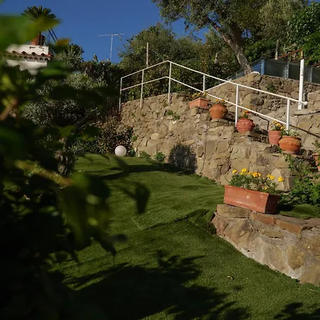 La Maison De La Guest house