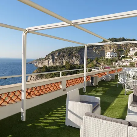 La Maison De La Guest house
